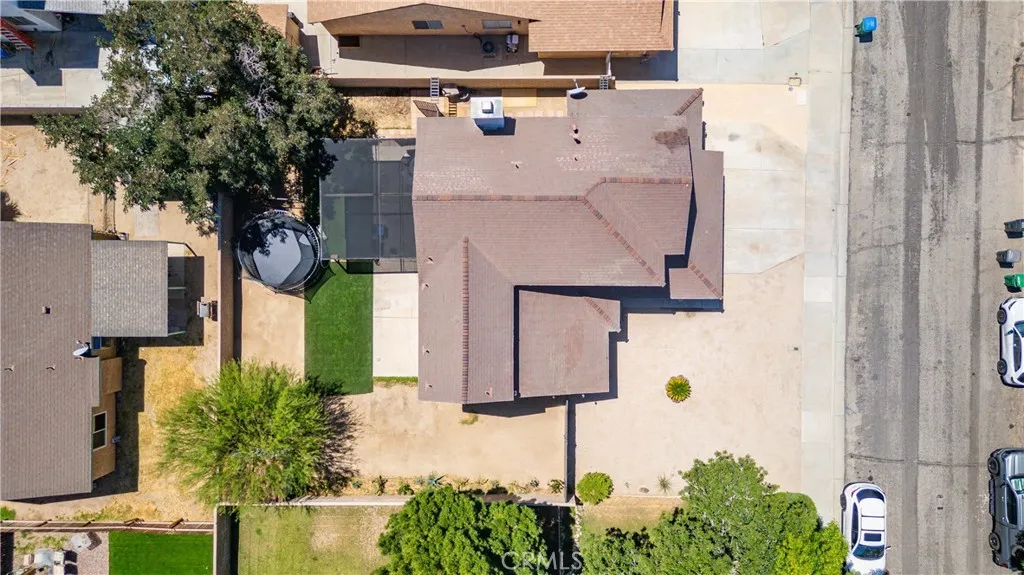 main property photo 28