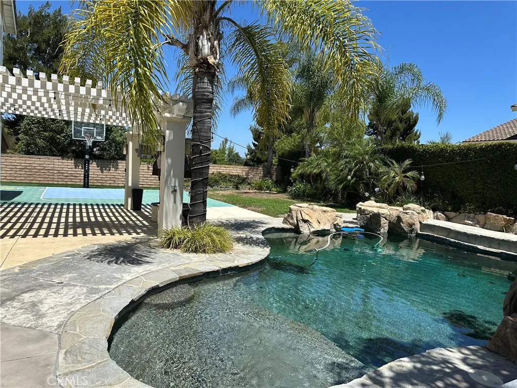 main property photo 35