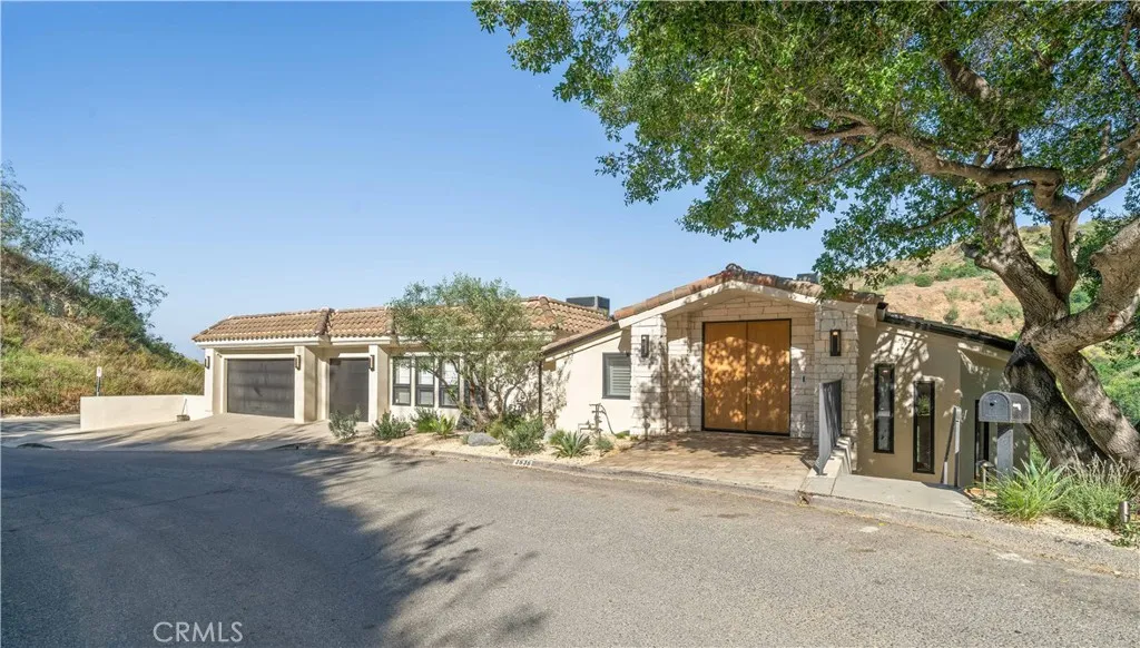 main property photo 74