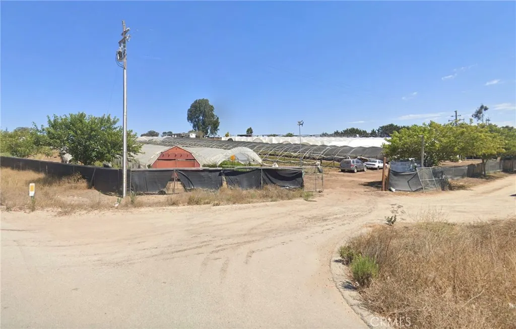 main property photo 7