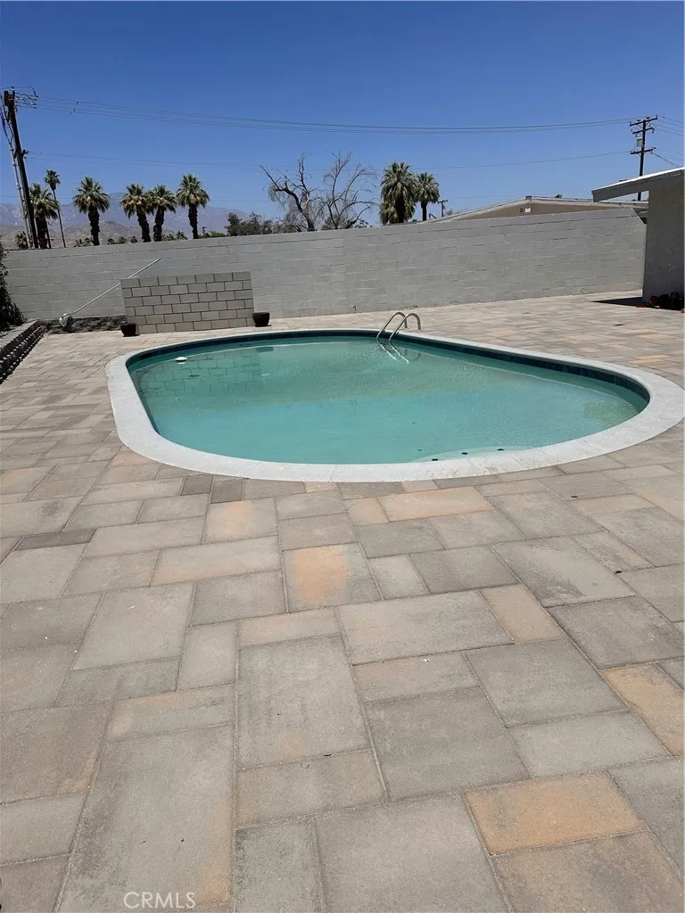 main property photo 9