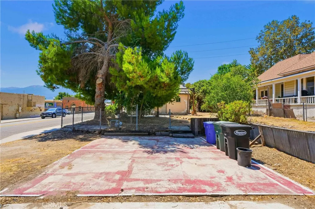 main property photo 27