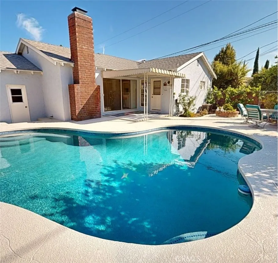 main property photo 23