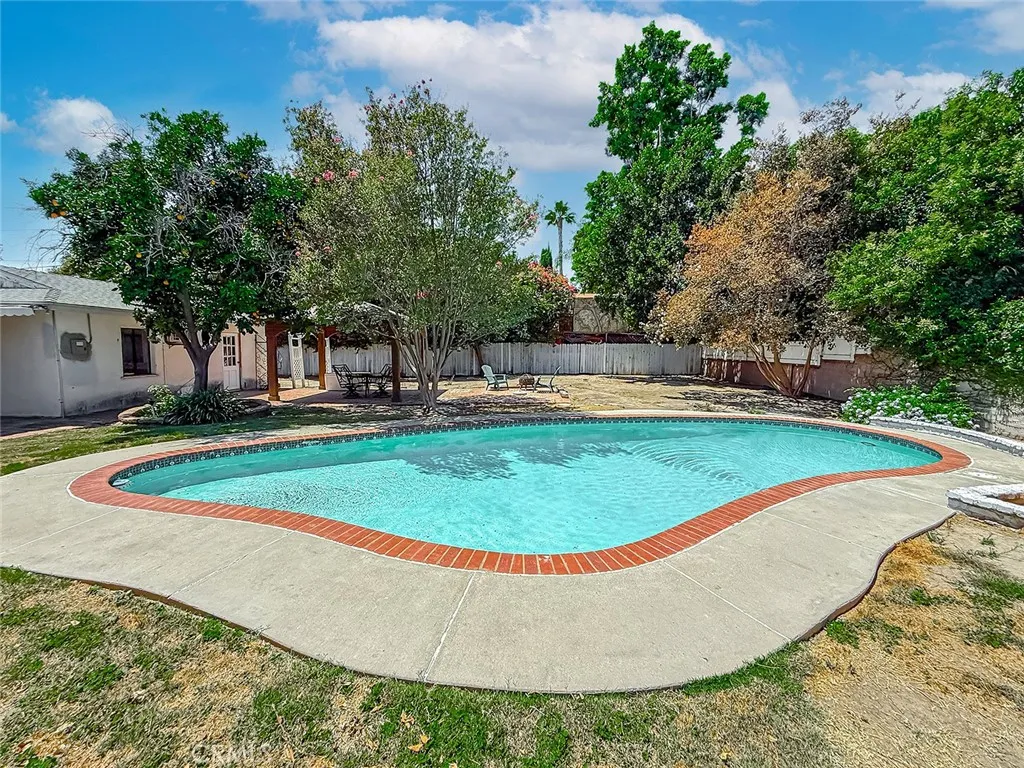 main property photo 59