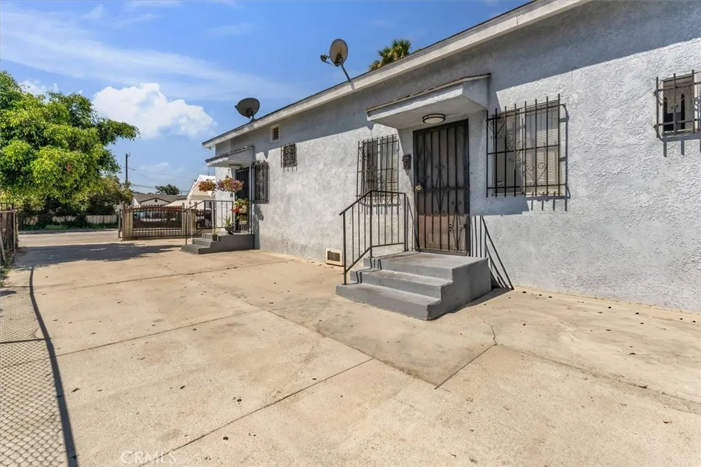 main property photo 5