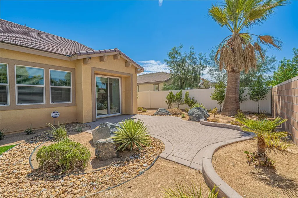 main property photo 25