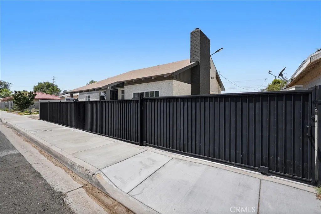 main property photo 8