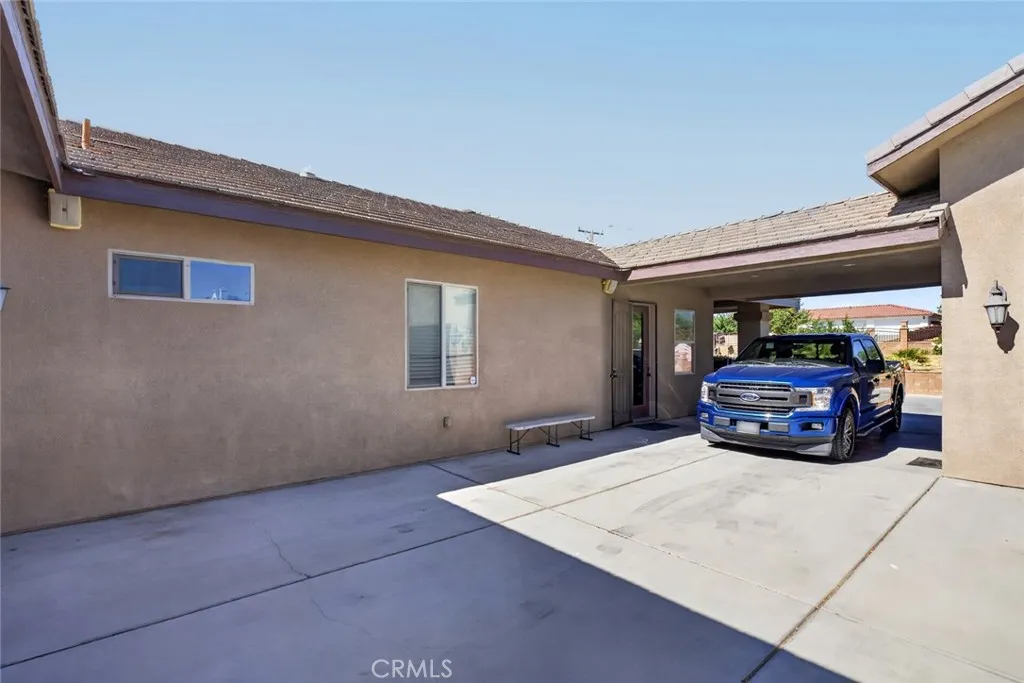 main property photo 11