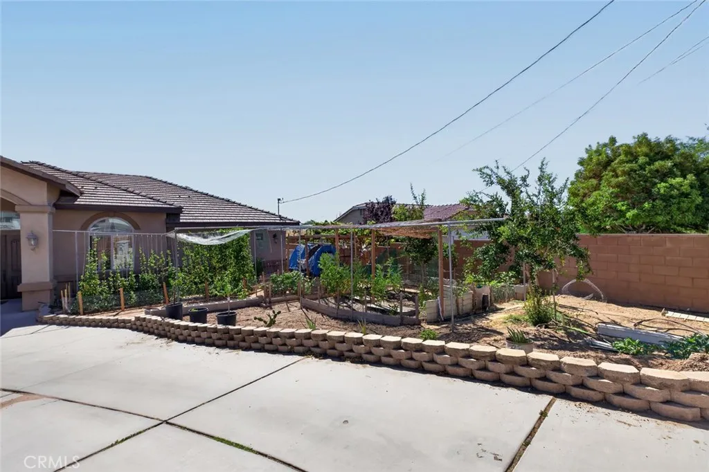 main property photo 25