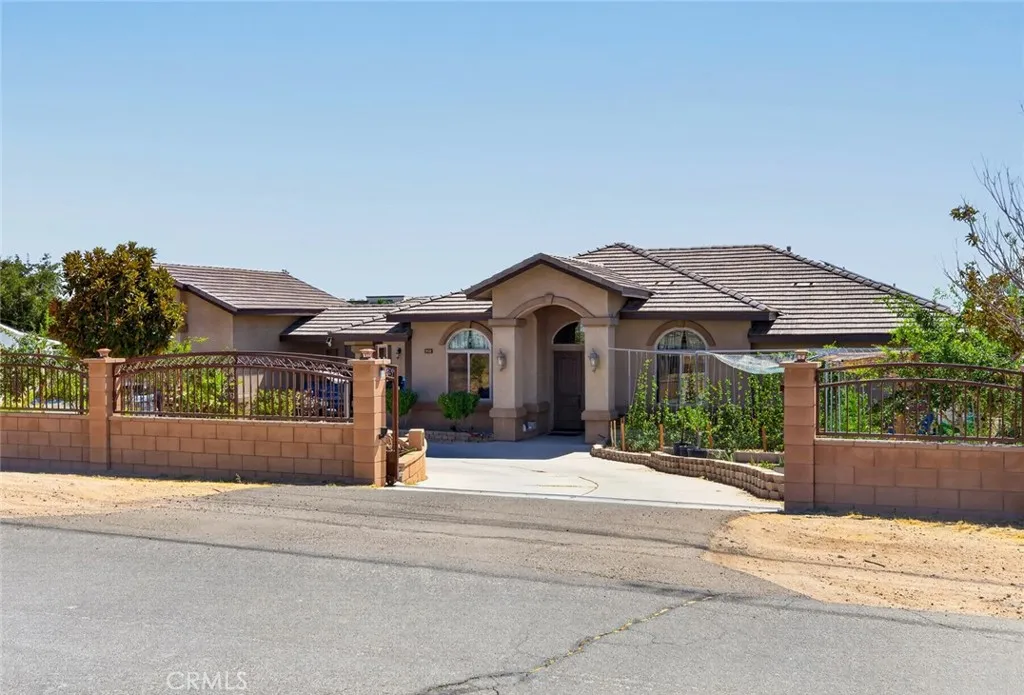 main property photo 8