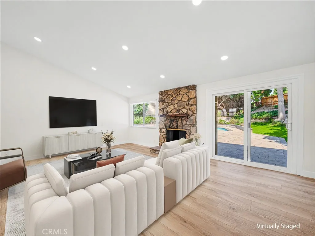 property viewer photo 10