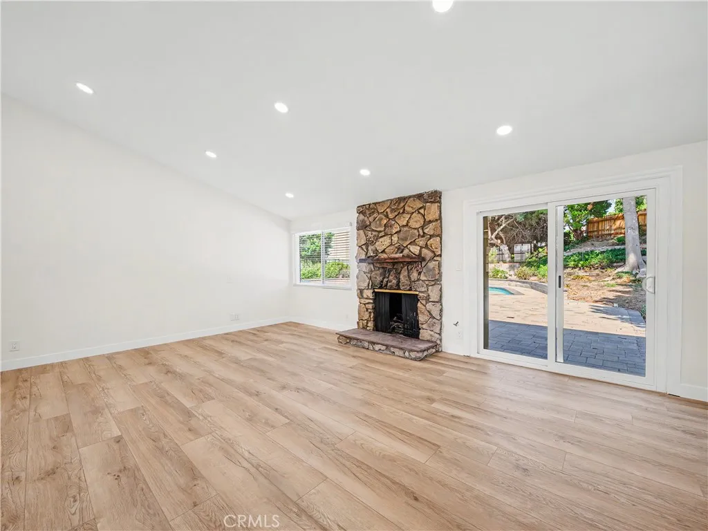 property viewer photo 11