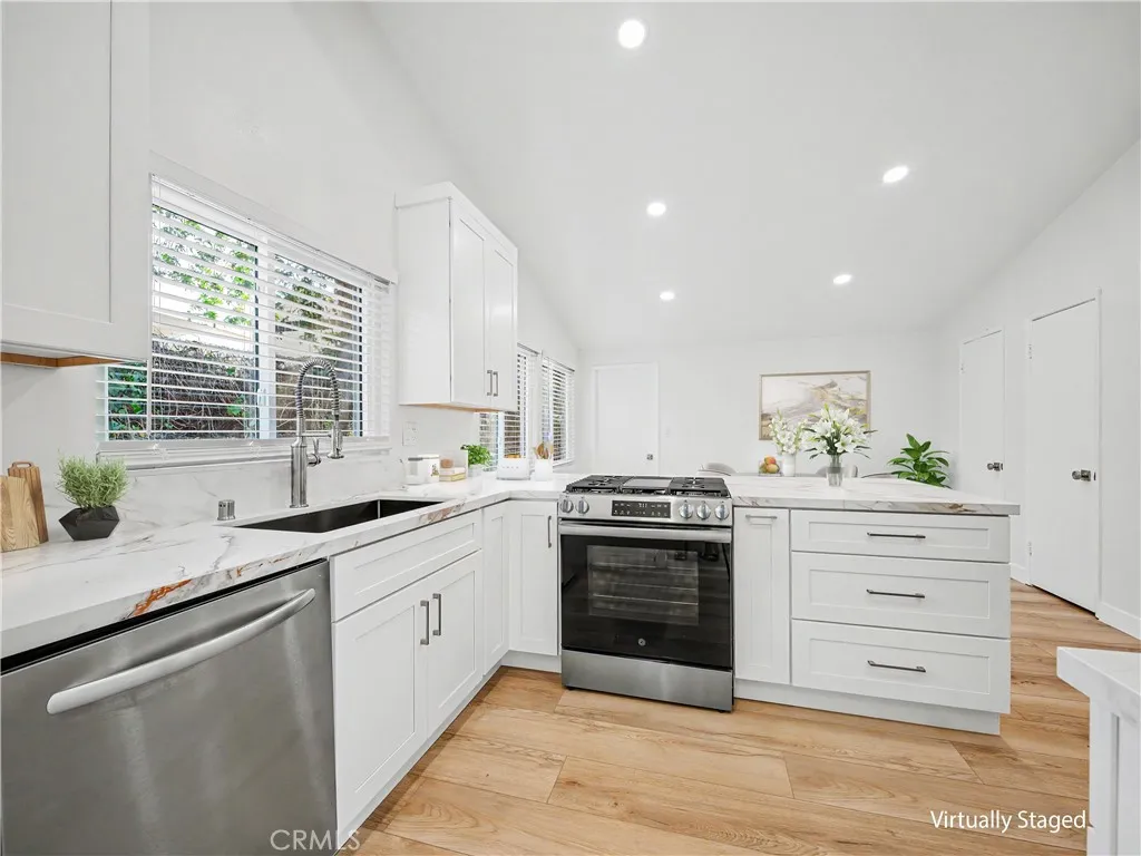 property viewer photo 18