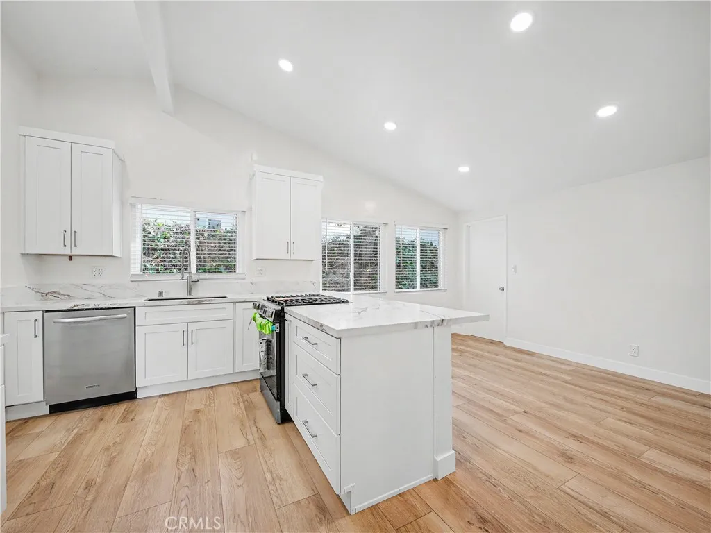 property viewer photo 23