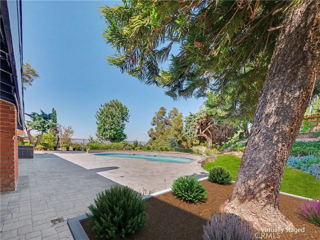property viewer photo 46