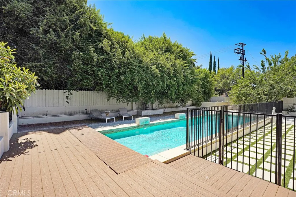main property photo 70