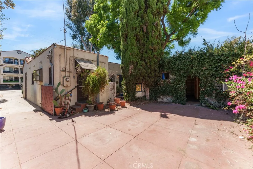 main property photo 16