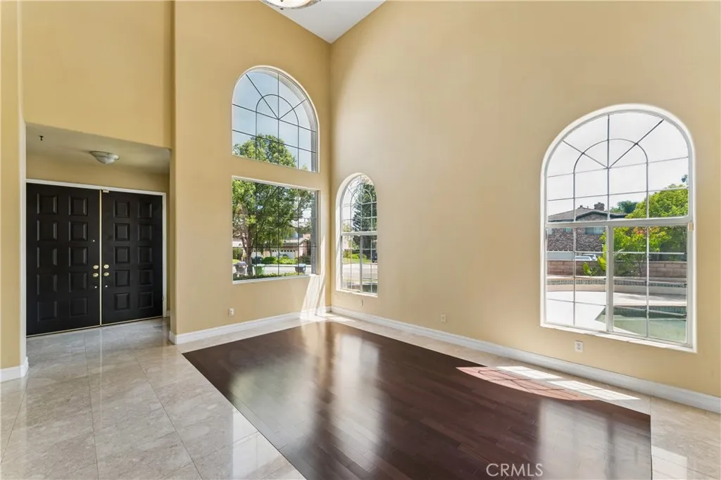 property viewer photo 20