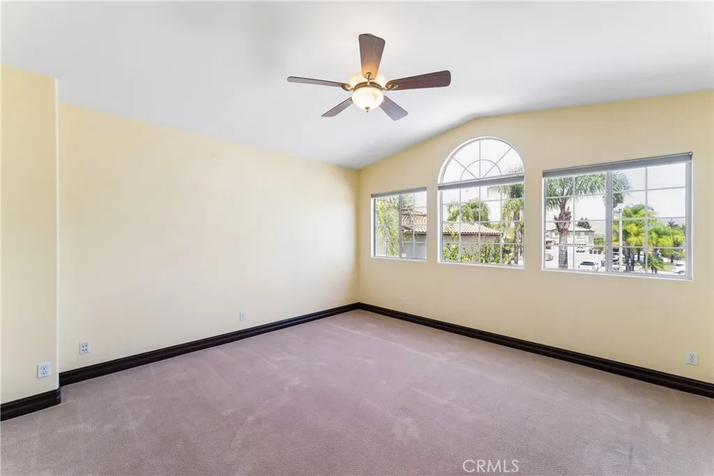 property viewer photo 32