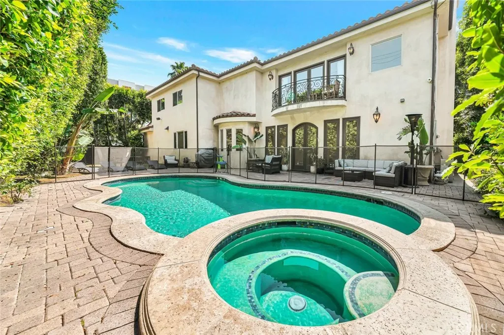 main property photo 14