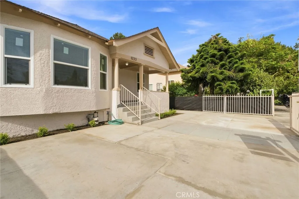 main property photo 8