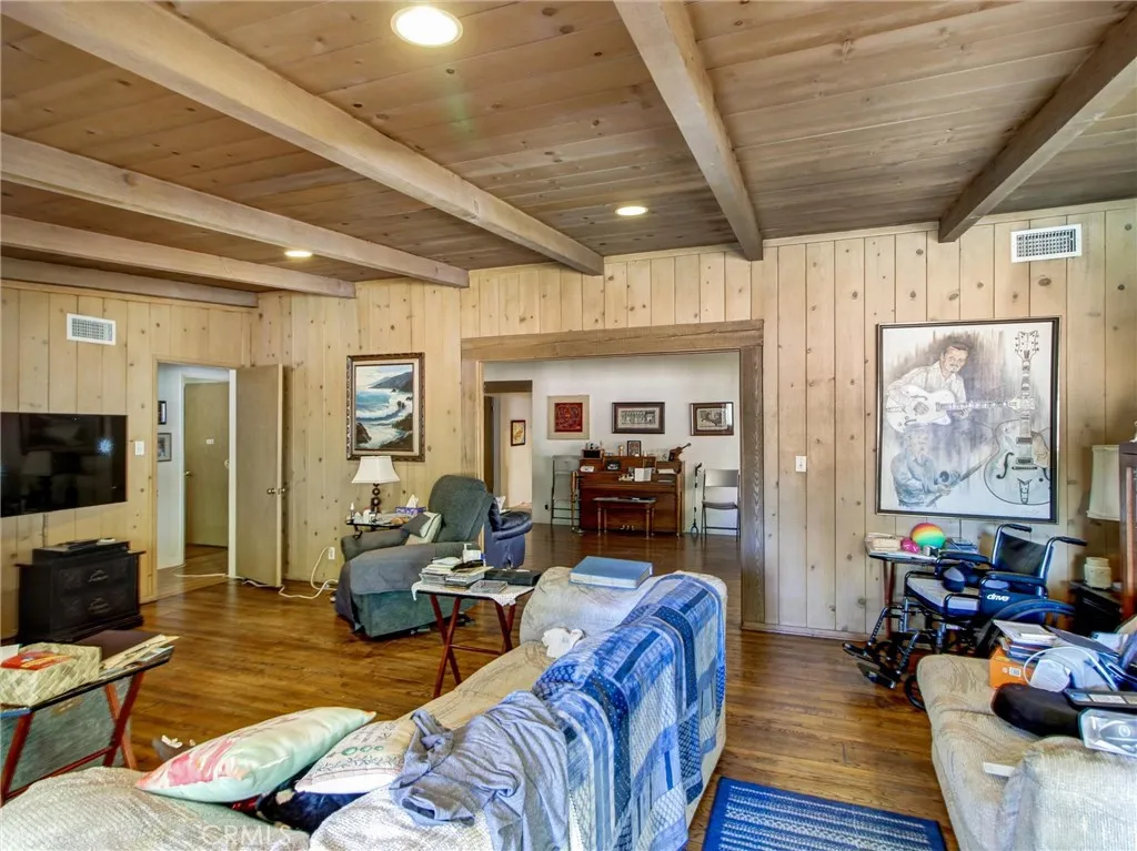 main property photo 25
