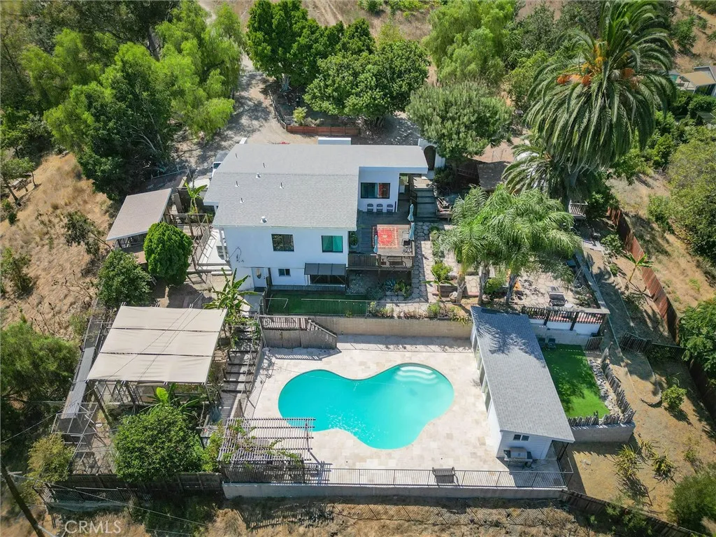main property photo 40