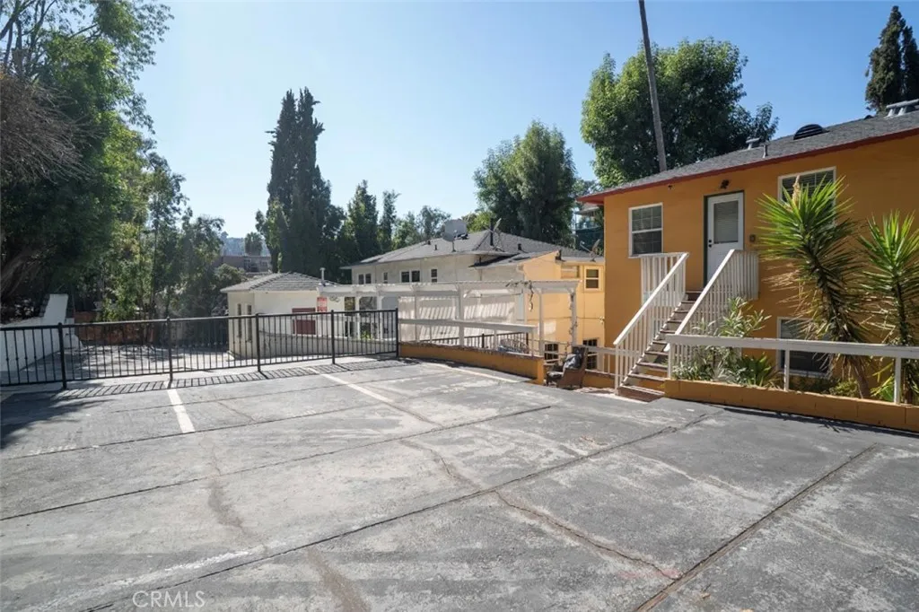 main property photo 10
