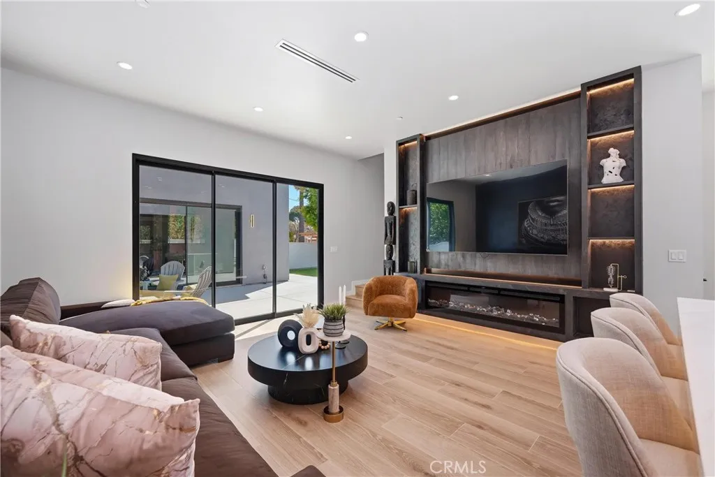 main property photo 89