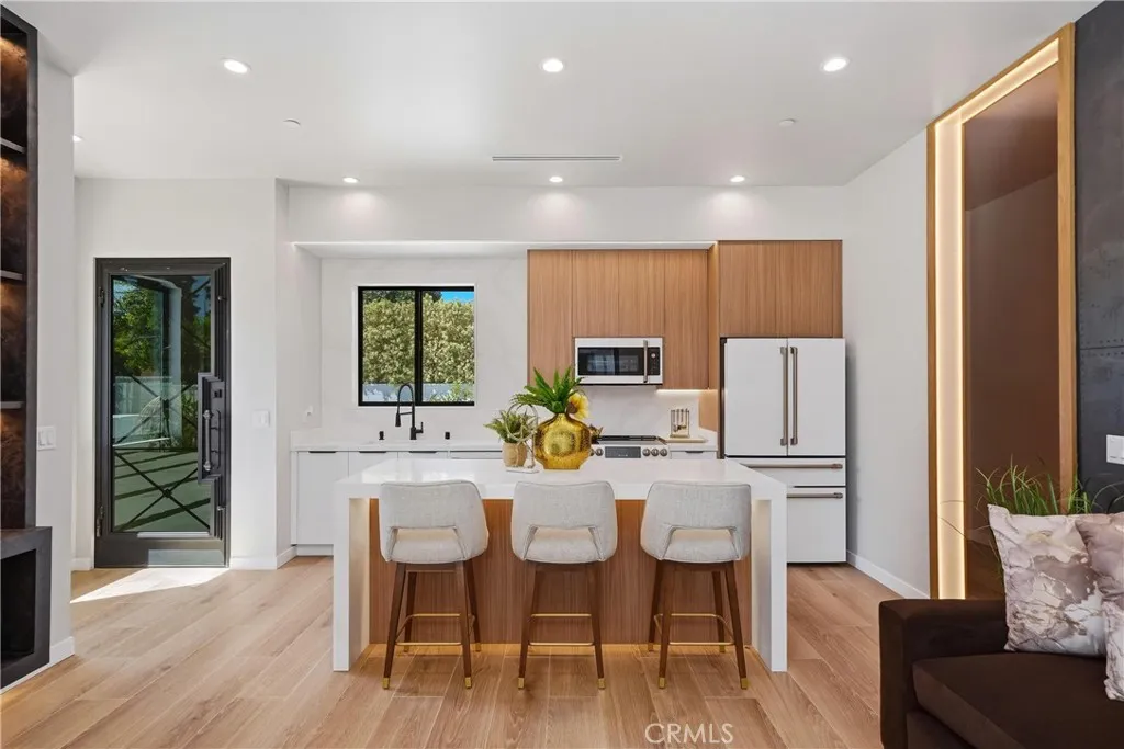main property photo 94