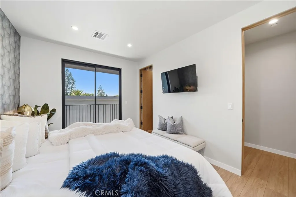 main property photo 98