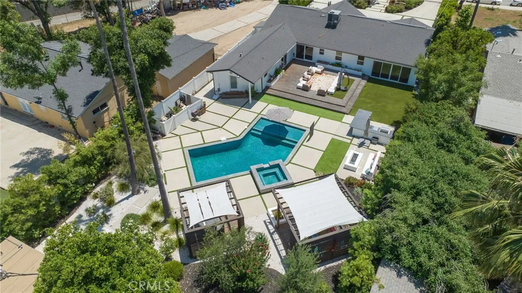 main property photo 50