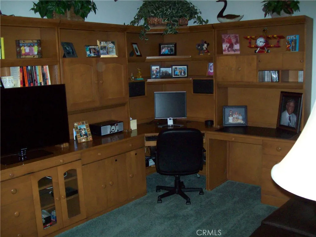 main property photo 11
