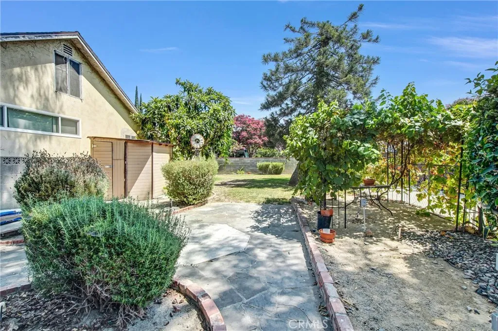 main property photo 17