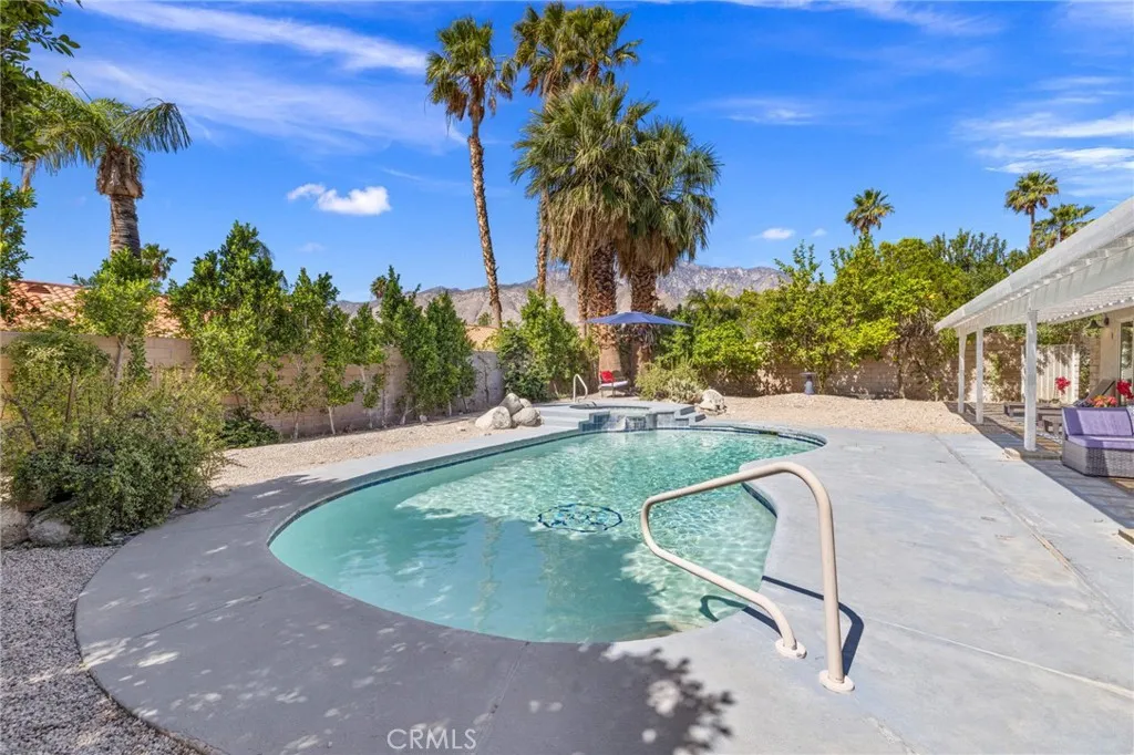 main property photo 17