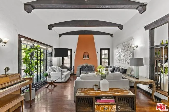 main property photo 2