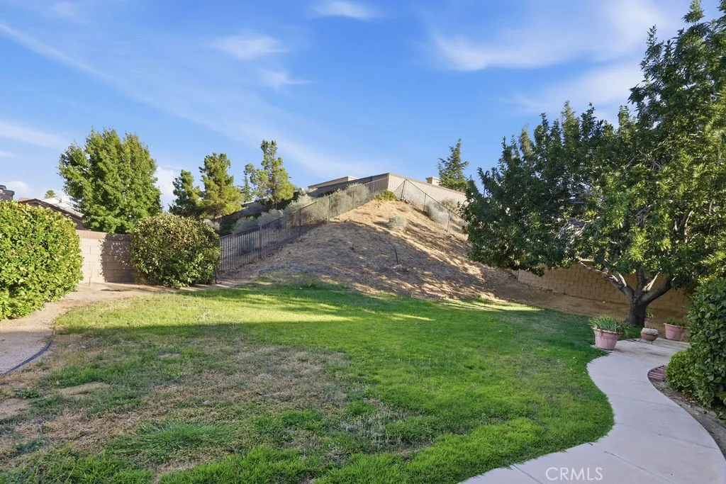 main property photo 28