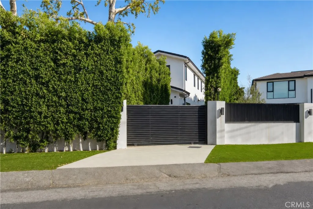 main property photo 59