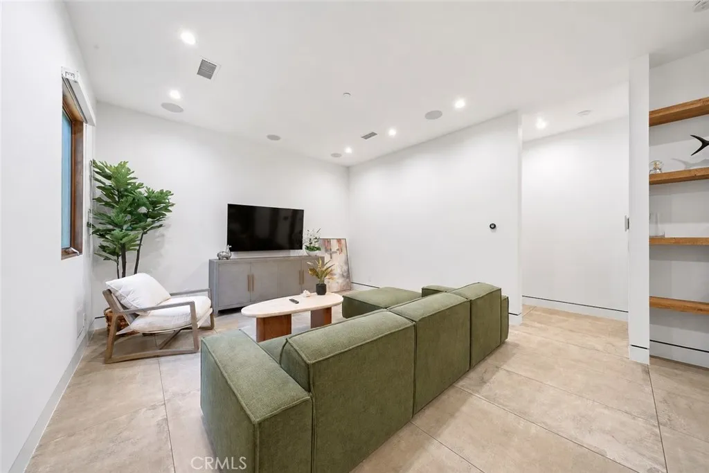 main property photo 63