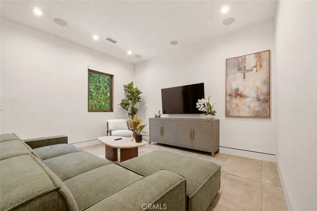 main property photo 64