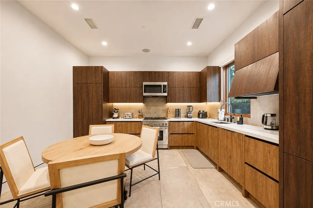 main property photo 67