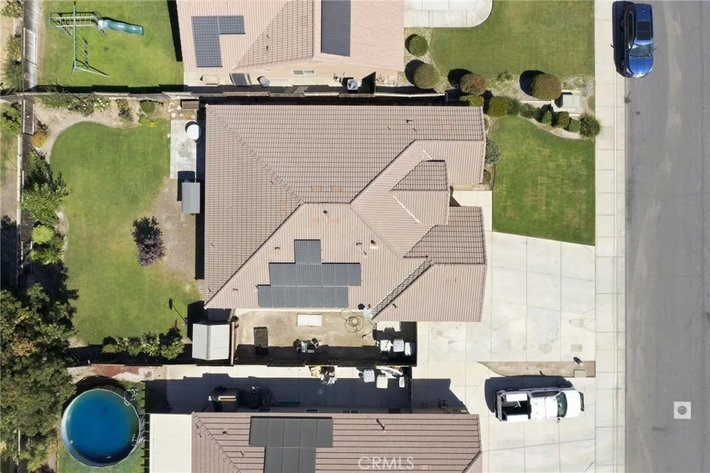main property photo 30