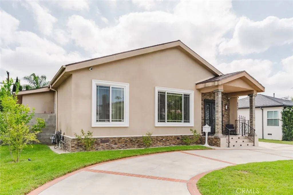 main property photo 1