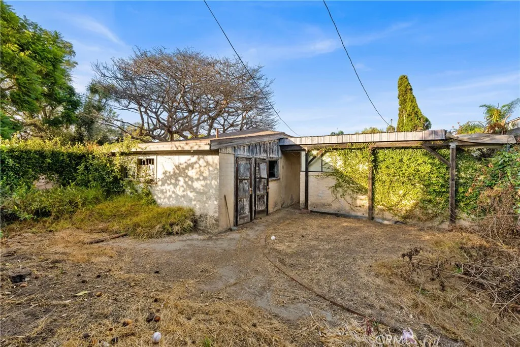 main property photo 10