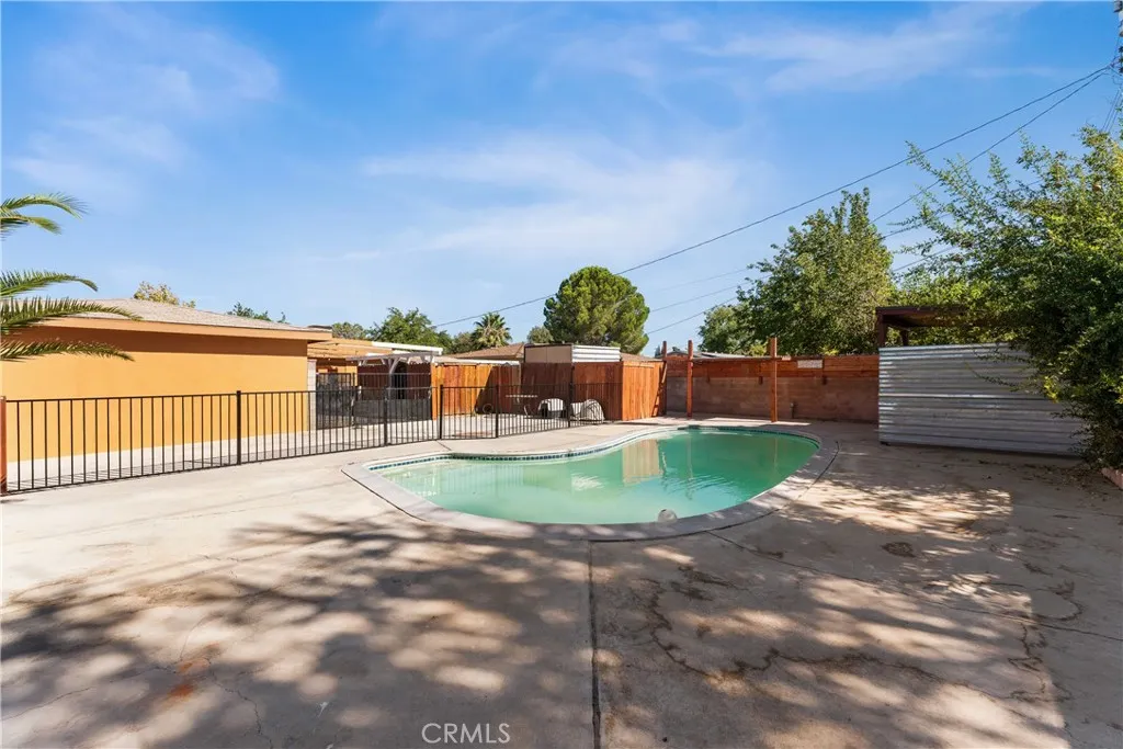 main property photo 23