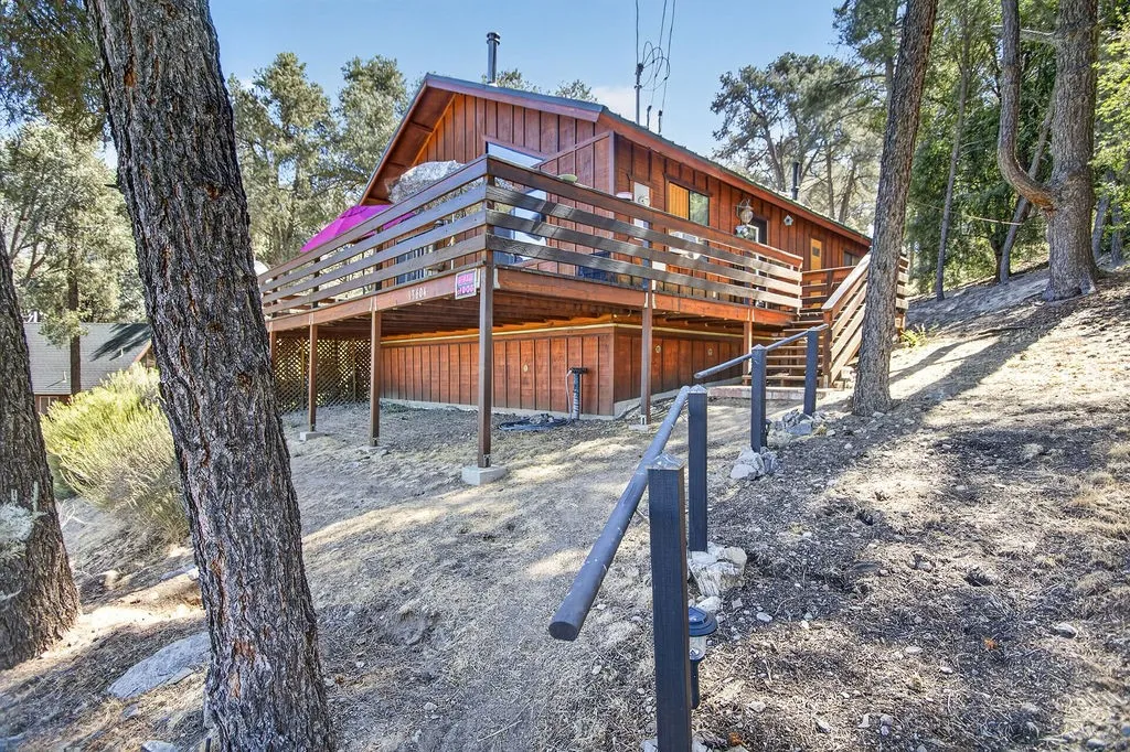 main property photo 28