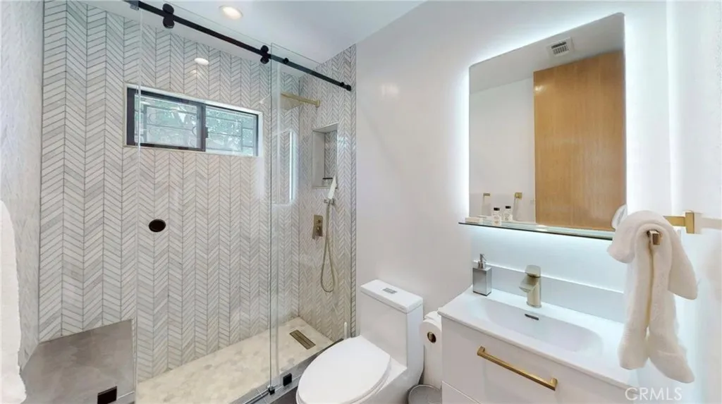 main property photo 68