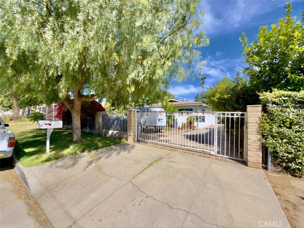 main property photo 35