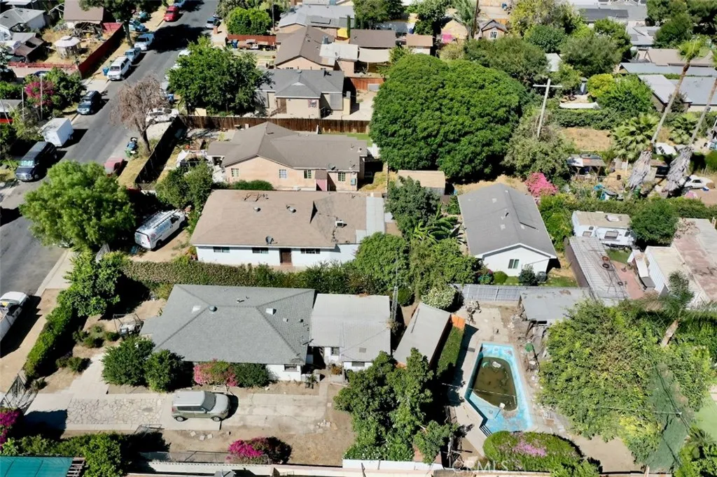 main property photo 40