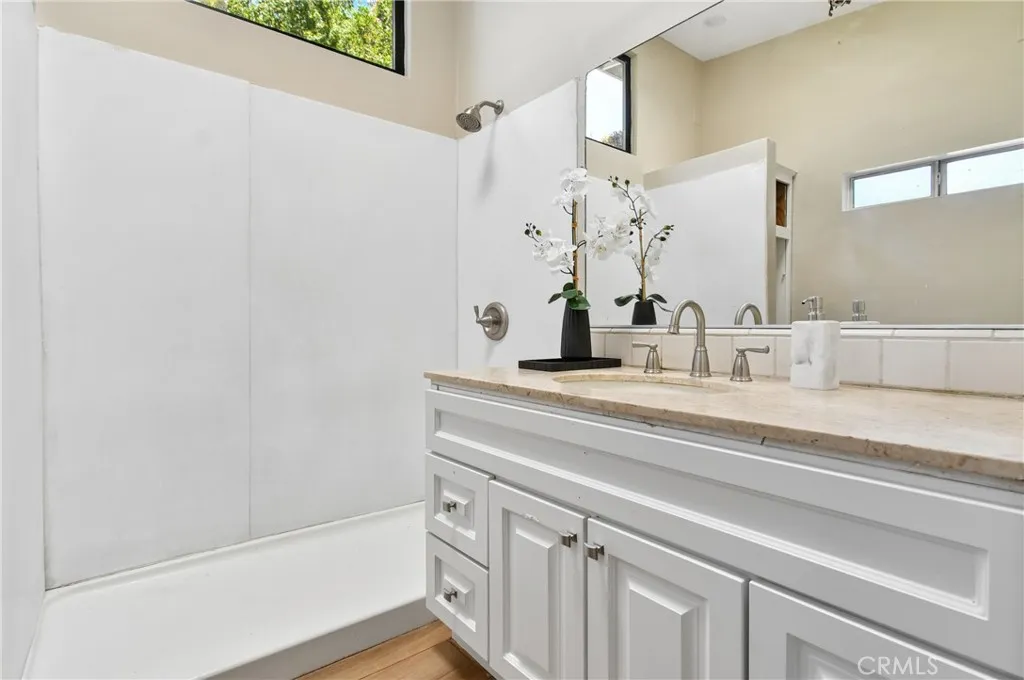 main property photo 111
